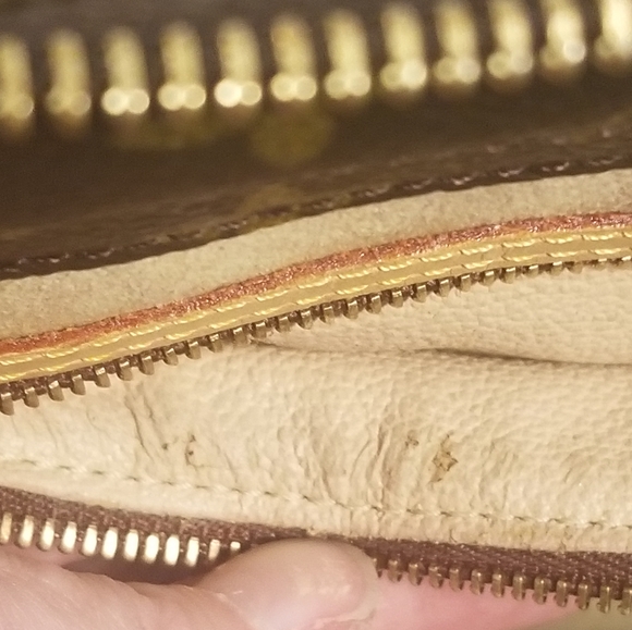 ❌‼️SOLD‼️❌ - LV Luco Tote w/COA- Vintage Monogram - Picture 15 of 16